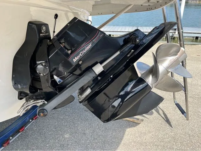 Slide: The Image of Crownline Boats 260 EX 2005 - 3