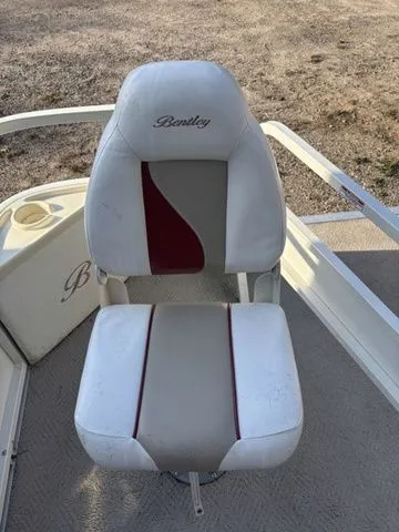 Slide: The Image of Bentley Pontoons 200 Fish 2008 - 10