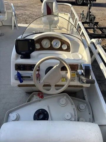 Slide: The Image of Bentley Pontoons 200 Fish 2008 - 13