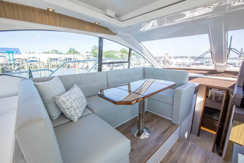 Slide: The Image of Cruisers 50 Cantius 2024 - 27
