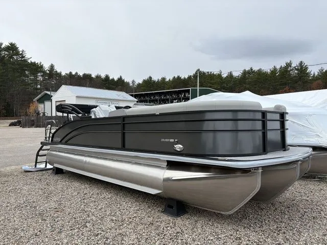 Slide: The Image of Harris Cruiser 230 2026 - 12