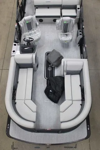 Slide: The Image of Harris Cruiser 230 2026 - 2