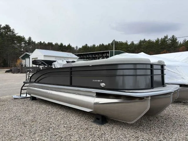 Slide: The Image of Harris Cruiser 230 2026 - 22