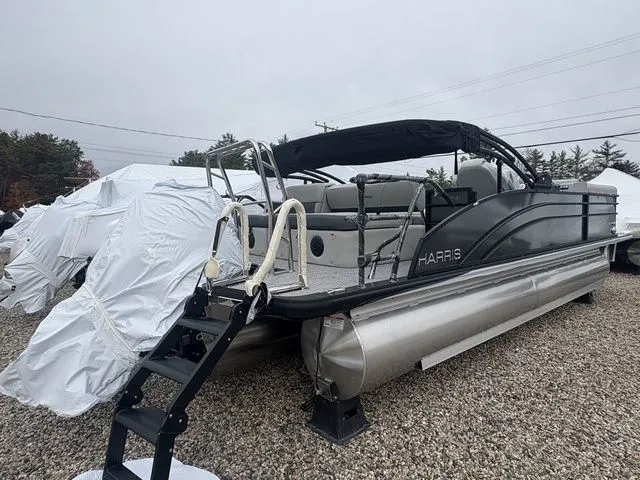 Slide: The Image of Harris Cruiser 230 2026 - 3