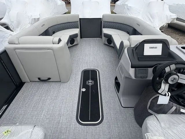 Slide: The Image of Harris Cruiser 230 2026 - 6