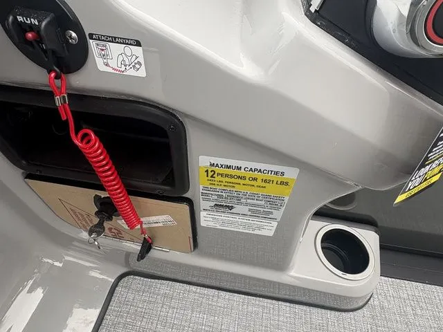 Slide: The Image of Harris Cruiser 230 2026 - 8