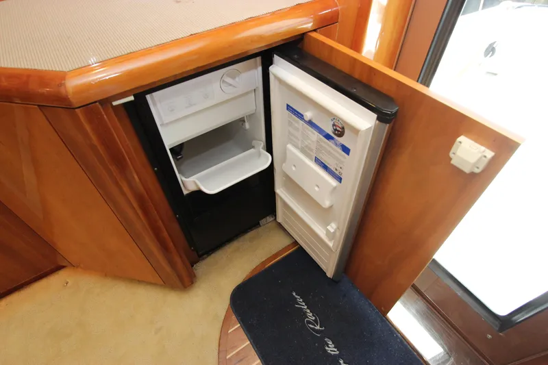 Slide: The Image of Hatteras 60 Convertible 2004 - 52