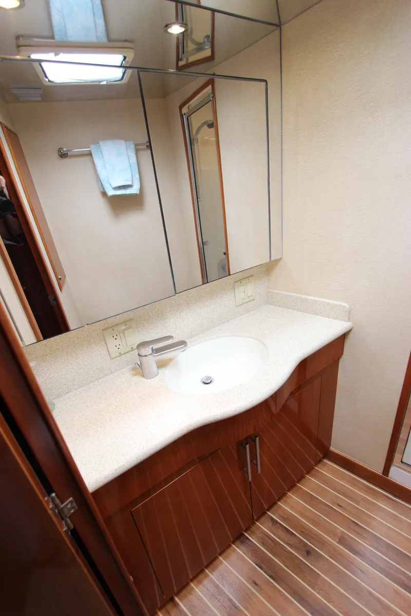 Slide: The Image of Hatteras 60 Convertible 2004 - 65