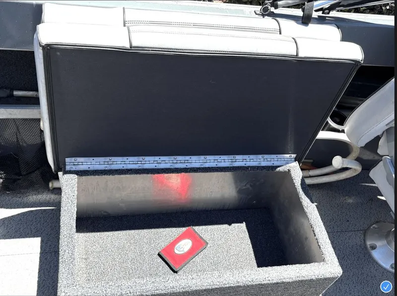 Slide: The Image of North River Seahawk LE 2006 - 8