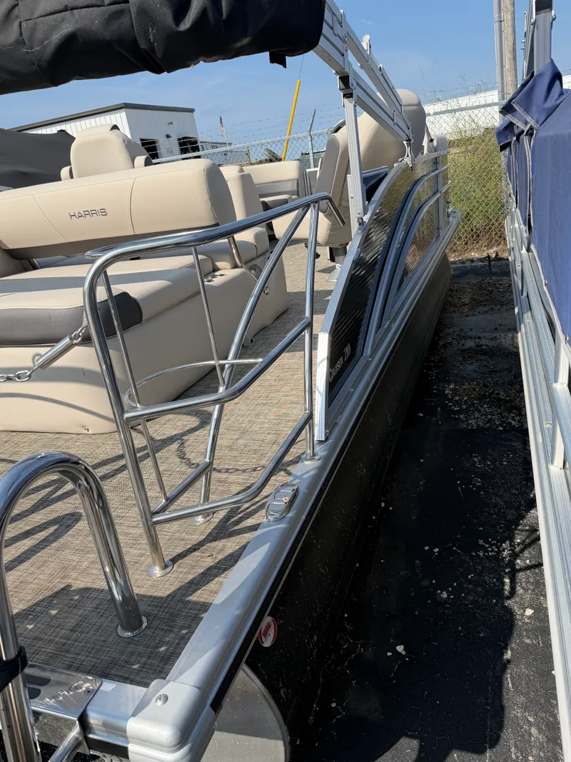 Slide: The Image of Harris 210 CRUISER SLDH 2022 - 3