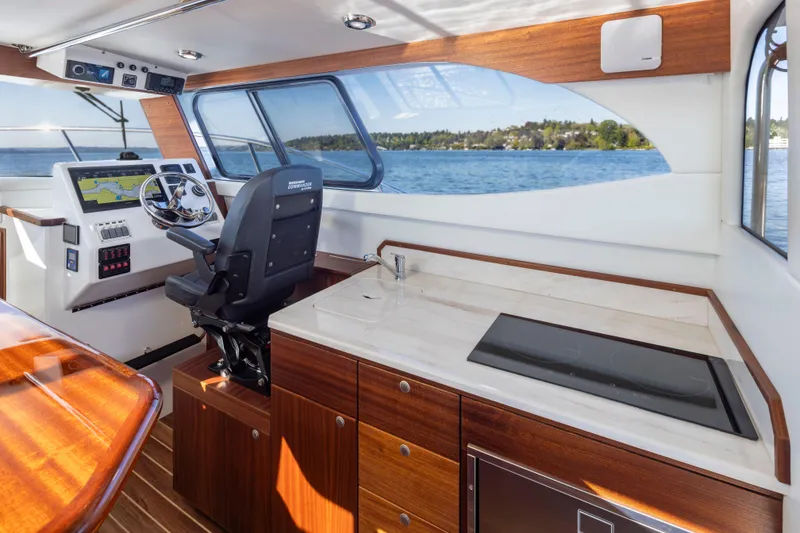 Slide: The Image of Ocean Sport Roamer 2025 - 13