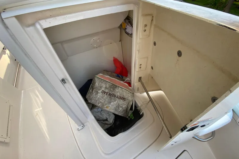 Slide: The Image of Electrical wiring and battery setup in 2020 Robalo Center Console boat. - 29