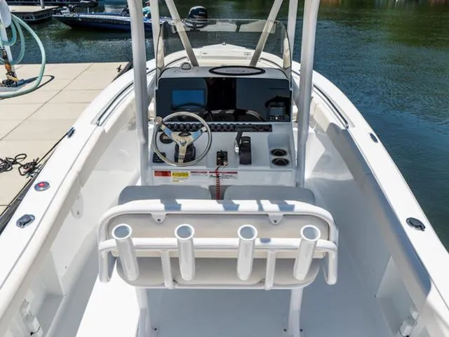 Slide: The Image of Sea Hunt Ultra 219 2026 - 7