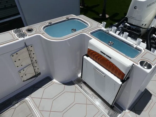 Slide: The Image of Twin Vee 400 GFX CC 2026 - 24