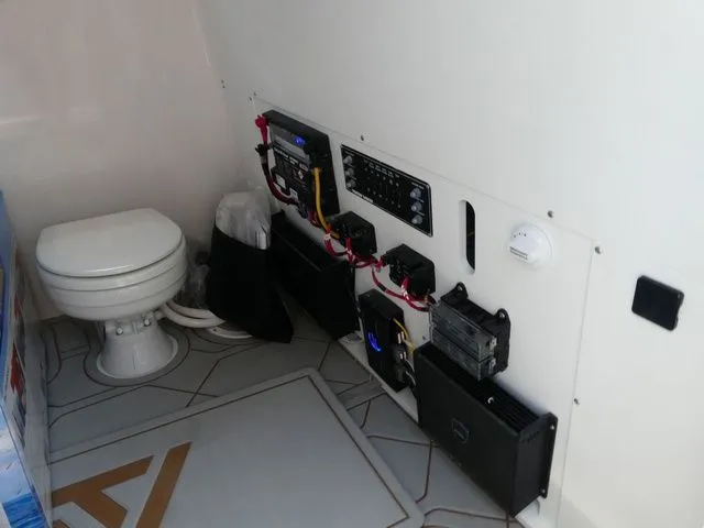 Slide: The Image of Twin Vee 400 GFX CC 2026 - 35