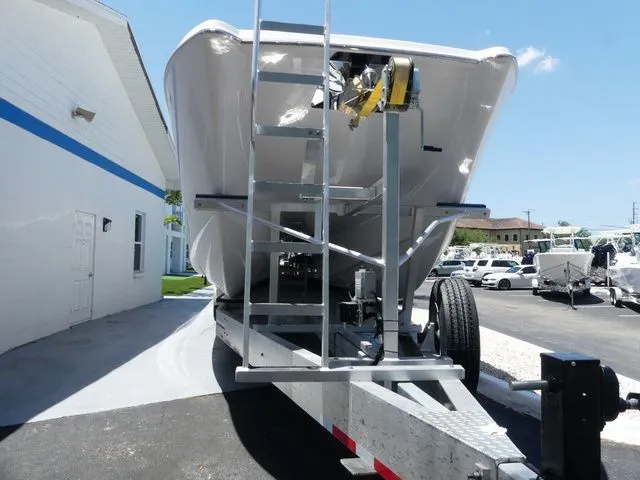 Slide: The Image of Twin Vee 400 GFX CC 2026 - 8