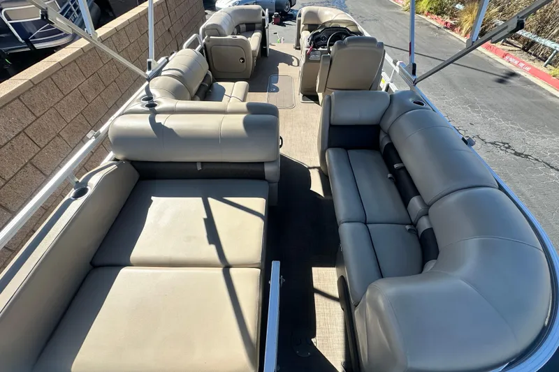 Slide: The Image of 2023 Sun Tracker Party Barge 22 RF XP3 with SureShade Power Bimini and QR code. - 20