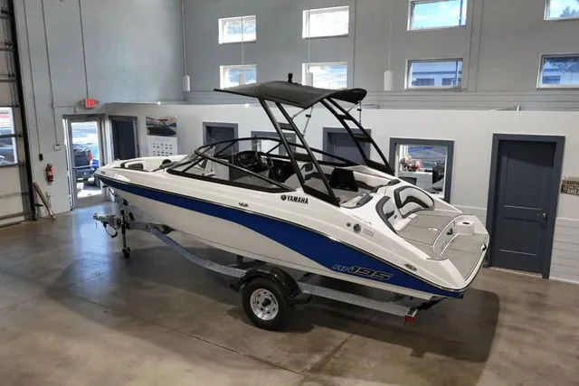 Slide: The Image of Yamaha AR195 2026 - 3