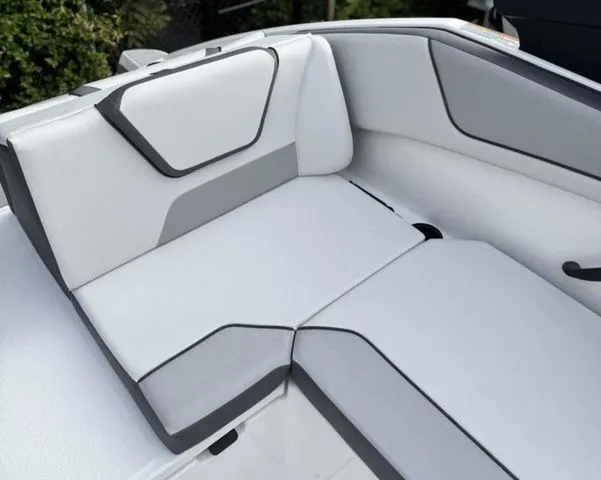 Slide: The Image of Yamaha AR220 2026 - 11