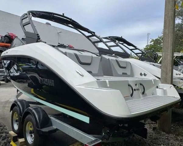 Slide: The Image of Yamaha AR220 2026 - 5