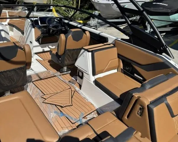 Slide: The Image of Yamaha 252SD 2026 - 14