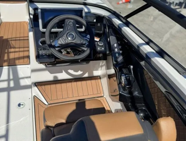 Slide: The Image of Yamaha 252SD 2026 - 17