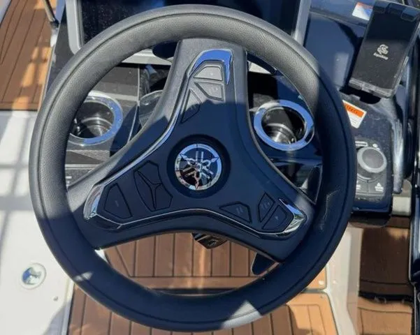 Slide: The Image of Yamaha 252SD 2026 - 18