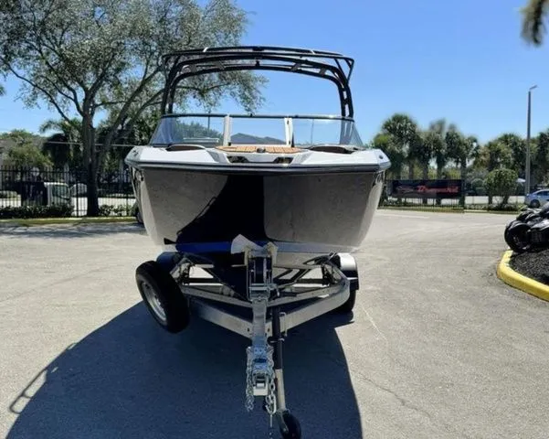 Slide: The Image of Yamaha 252SD 2026 - 3