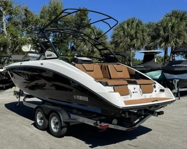 Slide: The Image of Yamaha 252SD 2026 - 4