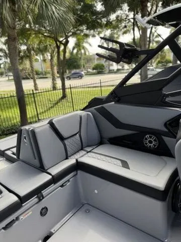 Slide: The Image of Yamaha 255XD 2026 - 12