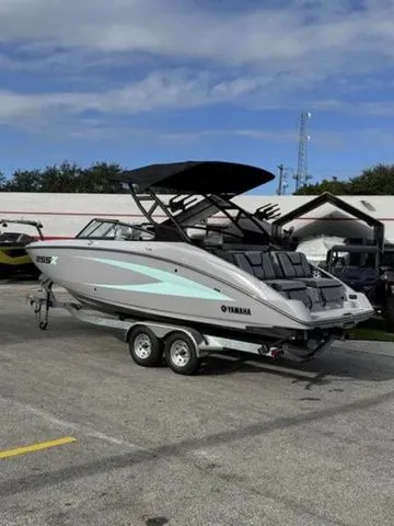 Slide: The Image of Yamaha 255XD 2026 - 5