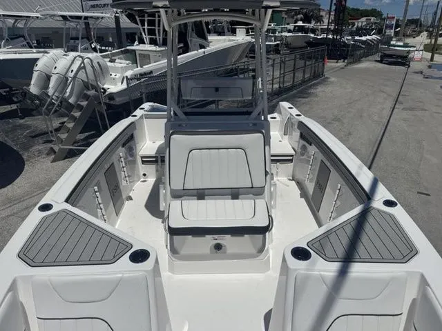 Slide: The Image of Yamaha 220 FSH Sport 2026 - 11