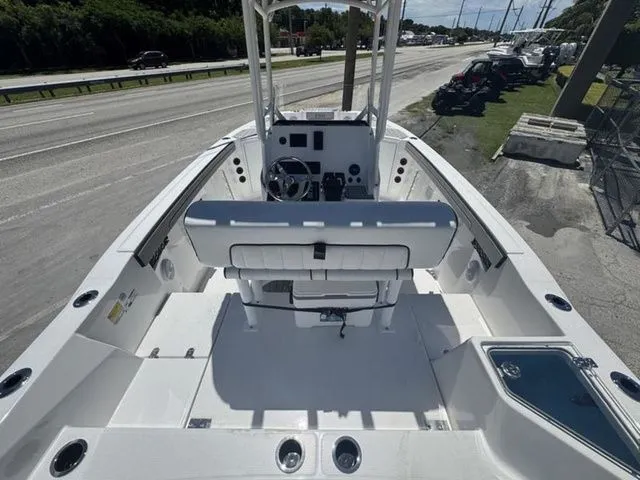 Slide: The Image of Yamaha 220 FSH Sport 2026 - 4