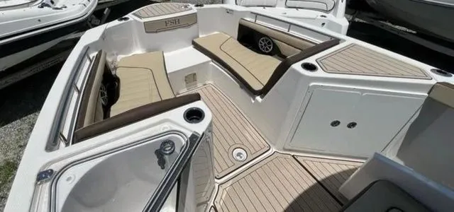 Slide: The Image of Yamaha 255 FSH Sport E 2026 - 17