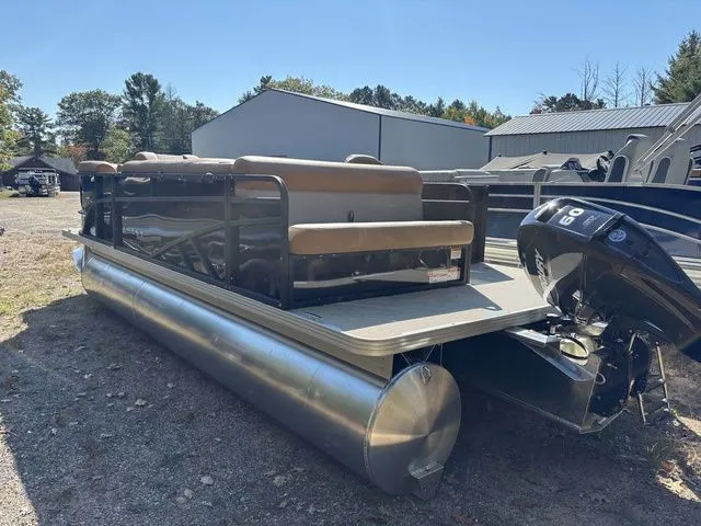 Slide: The Image of Crest Conquest SE 200 Cruise 2026 - 4