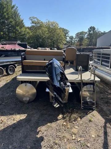 Slide: The Image of Crest Conquest SE 200 Cruise 2026 - 5