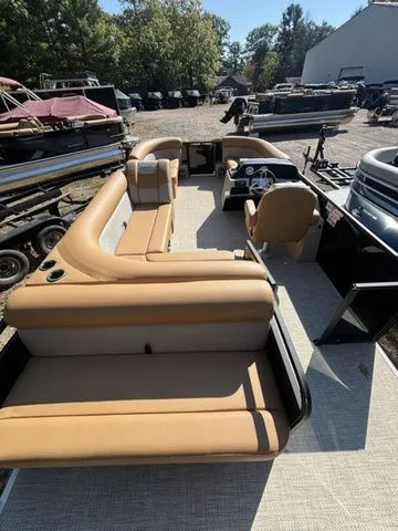 Slide: The Image of Crest Conquest SE 200 Cruise 2026 - 8