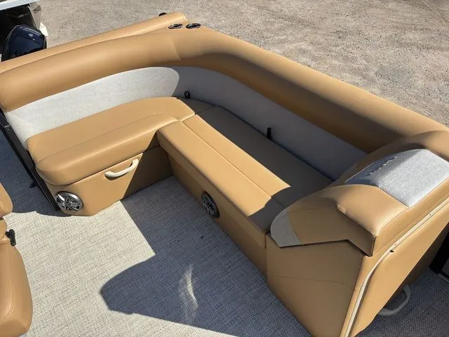 Slide: The Image of Crest Conquest SE 200 Cruise 2026 - 10