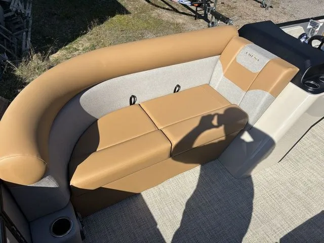 Slide: The Image of Crest Conquest SE 200 Cruise 2026 - 14