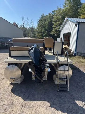 Slide: The Image of Crest Conquest SE 200 Cruise 2026 - 7