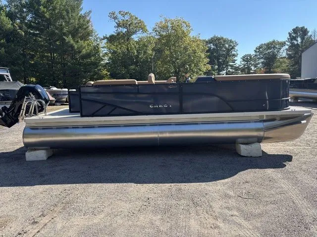 The Image of Crest Conquest SE 220 Cruise 2026 - 1