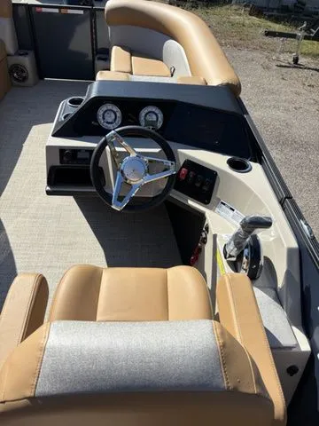 Slide: The Image of Crest Conquest SE 220 Cruise 2026 - 13