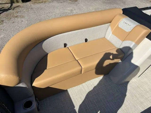 Slide: The Image of Crest Conquest SE 220 Cruise 2026 - 15