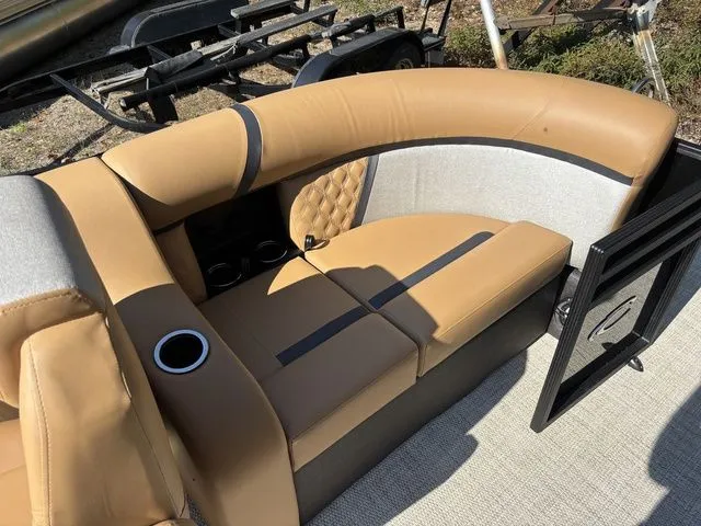 Slide: The Image of Crest Conquest SE 220 Cruise 2026 - 30