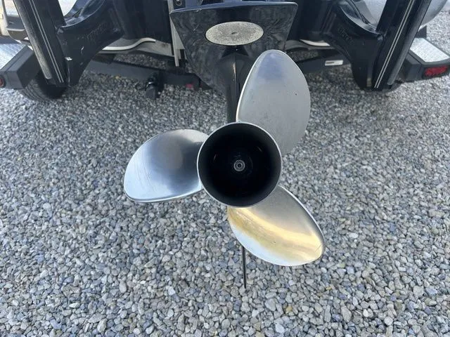 Slide: The Image of Nitro Z19 2017 - 20