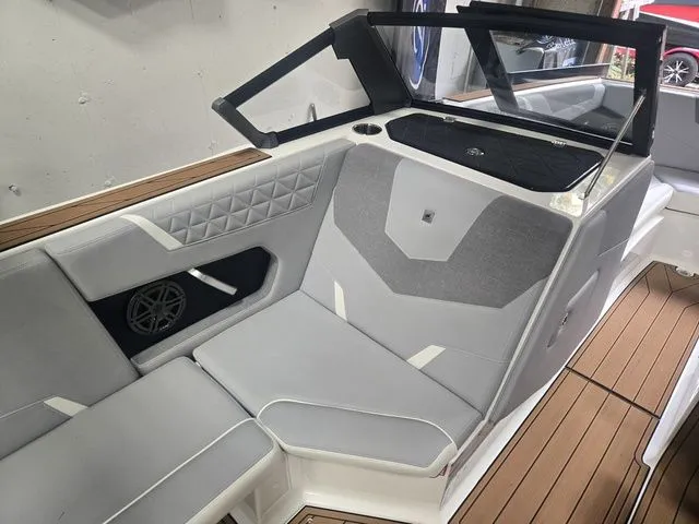 Slide: The Image of Nautique Super Air Nautique GS22 2026 - 10