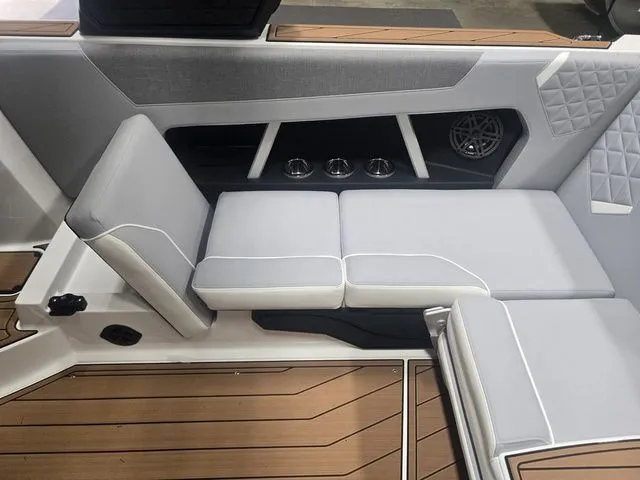 Slide: The Image of Nautique Super Air Nautique GS22 2026 - 15