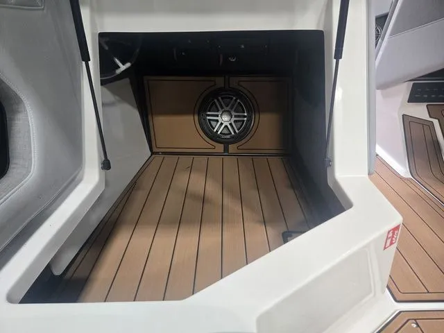 Slide: The Image of Nautique Super Air Nautique GS22 2026 - 16