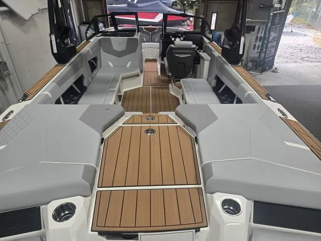 Slide: The Image of Nautique Super Air Nautique GS22 2026 - 17