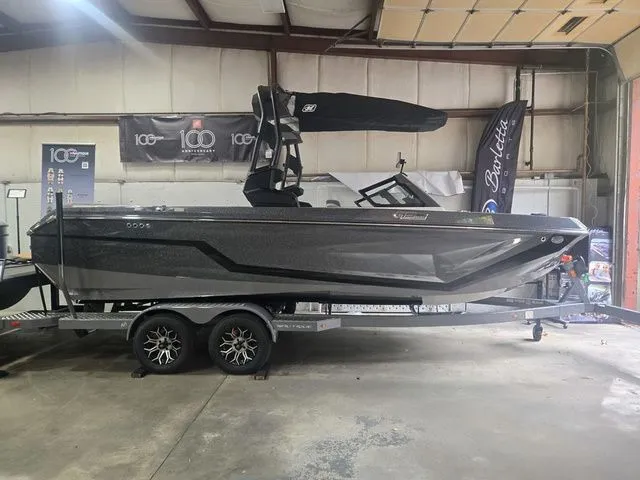 Slide: The Image of Nautique Super Air Nautique GS22 2026 - 7